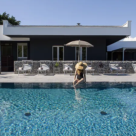 فندق Mealba & Pool 4*