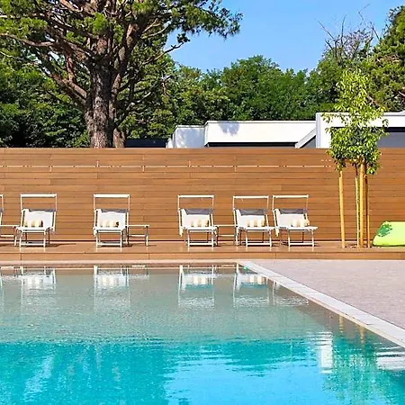 فندق Mealba & Pool 4*