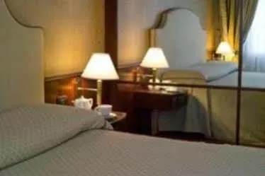 Hotel Mealba Suite & Pool Hotel Saronno