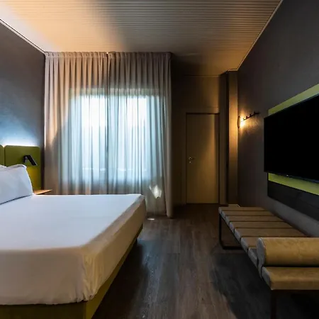 Hotell Hotel Mealba Suite & Pool Saronno