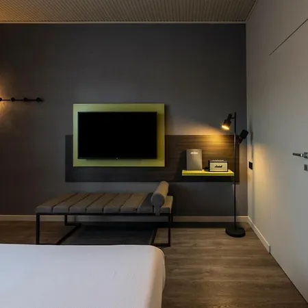 Hotel Mealba Suite & Pool Hotell 4*