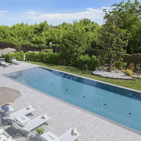 Hotel Mealba Suite & Pool 4* Saronno